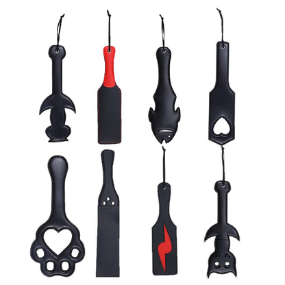 Multiple style leather whip