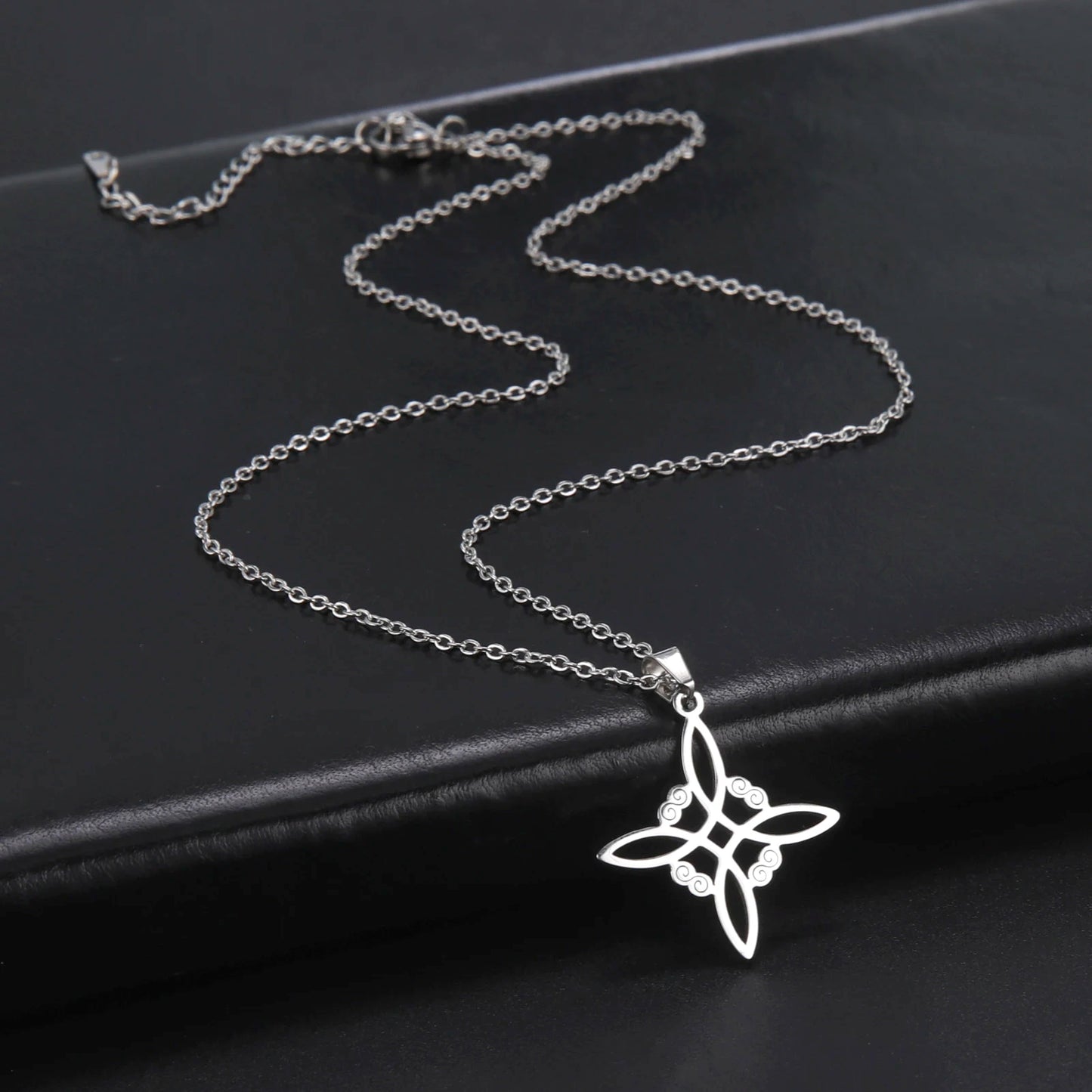 Skyrim Witch Knot Necklace
